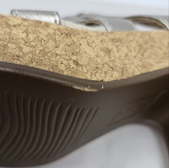 Soul Naturalizer Womens Aki Warm Silver Faux Leather Platform Sandels Sz 7W Adj. - Picture 10 of 12